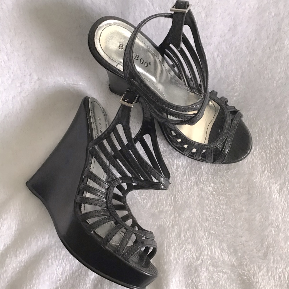 Black leather strap wedges🖤🖤